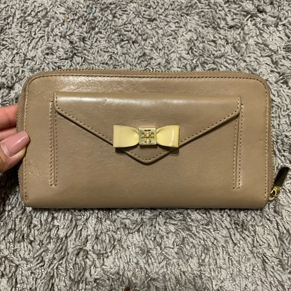 Tory Burch Wallet - Picture 5 of 5